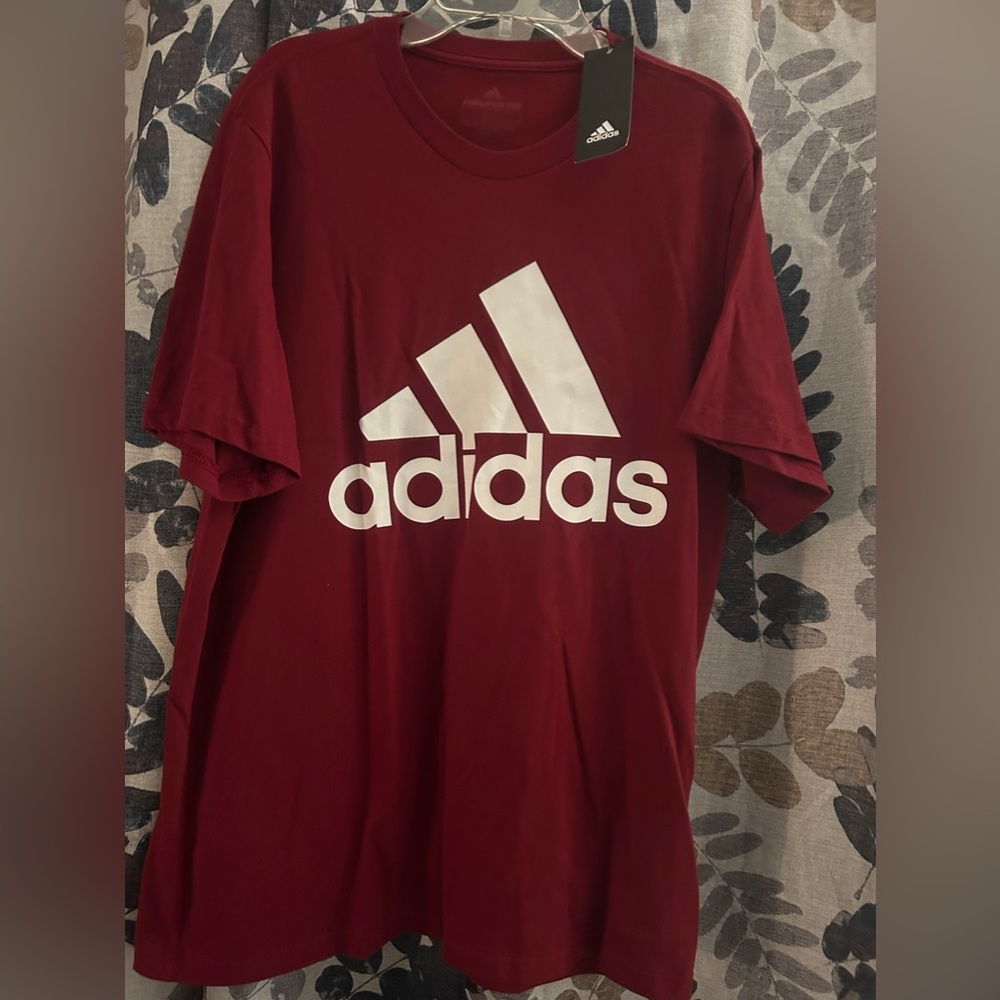 NWT Men’s large adidas short sleeve shirt